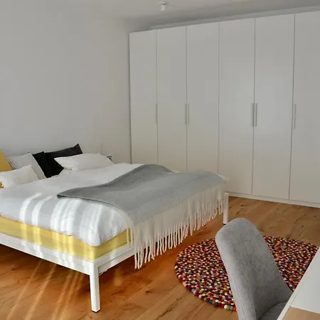 Blickinsgruen Apartman *